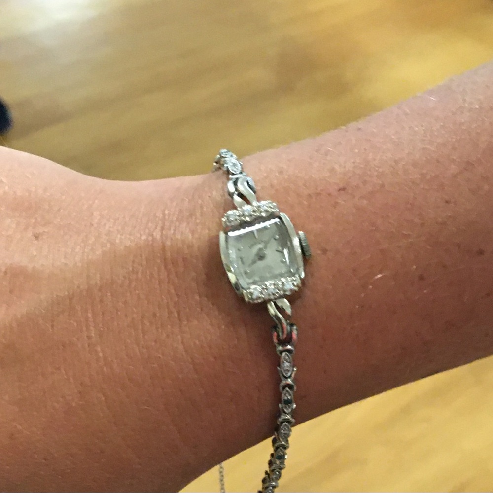 *Vintage 14K Hamilton Diamond & Emerald Watch with jewel-studded 14K watchband - Picture 9 of 10